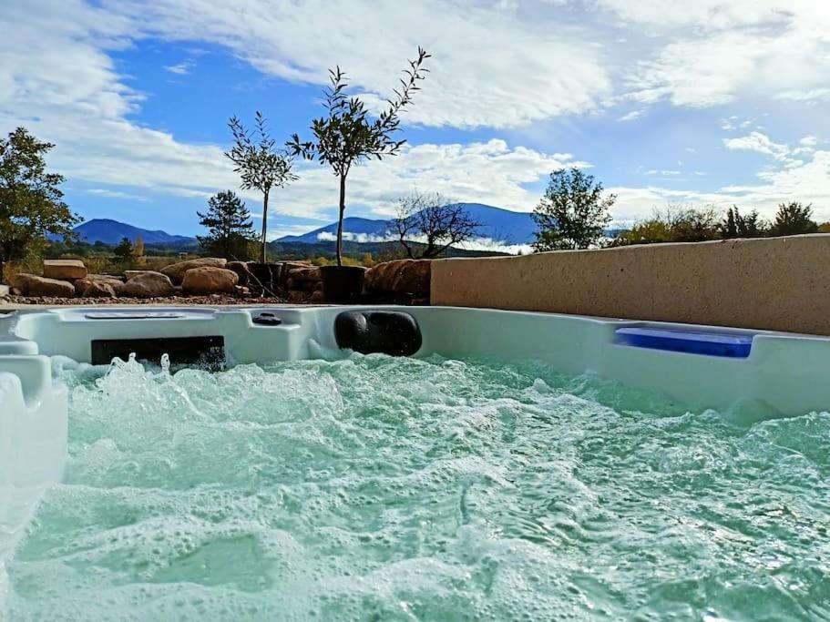Gite De Charme Avec Jacuzzi Face Au Mont Ventoux Crestet Экстерьер фото