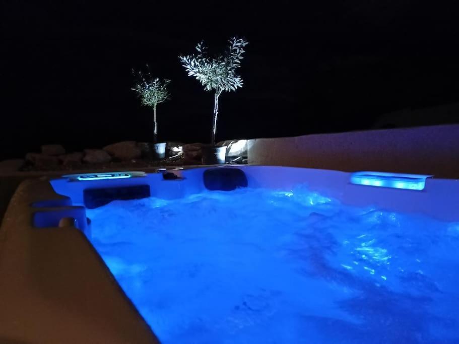Gite De Charme Avec Jacuzzi Face Au Mont Ventoux Crestet Экстерьер фото
