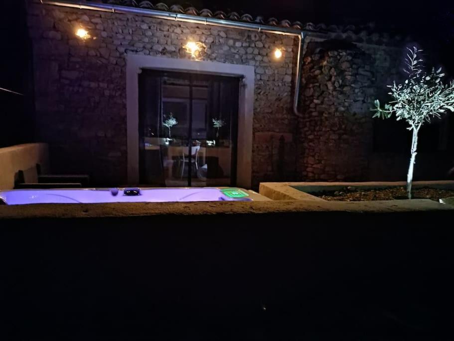 Gite De Charme Avec Jacuzzi Face Au Mont Ventoux Crestet Экстерьер фото